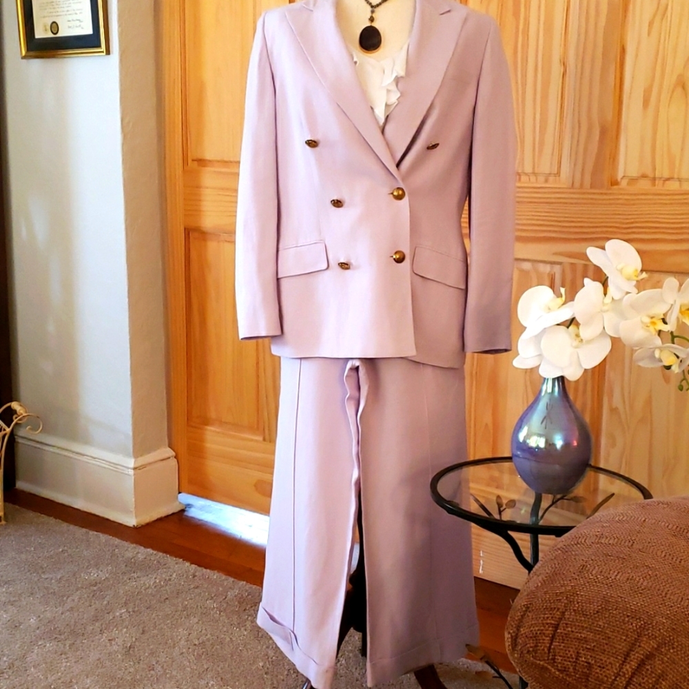 Ralph Lauren Women's Linen Lavender Suit with Gold Buttons Size 10